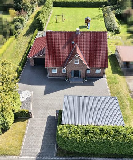ESCLUSIVA CASA A TRE FRONTONI CON STRAORDINARIO GIARDINO – Foto 1
