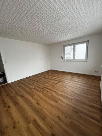 Modern renovierte 2‑Zimmer‑Wohnung mit Einbauküche – फोटो 3