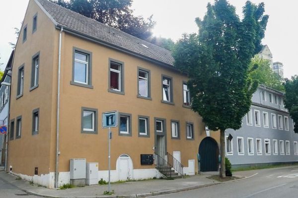 Edificio plurifamiliar de alta rentabilidad con 8 unidades – Altos ingresos por alquiler y potencial adicional de desarrollo
