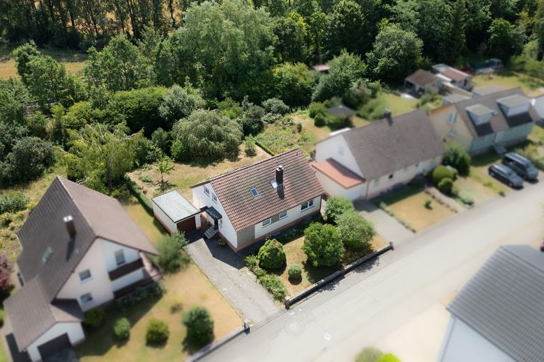 Provisionsfreies Einfamilienhaus mit Einliegerwohnung und Garage – Foto 39