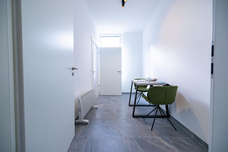 Attractive 2-room new-build apartment with modern fitted kitchen Apt. 11 – Flur