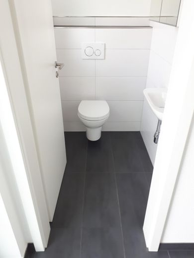 Doppelhaushälfte mit Garten – EG - Gäste-WC