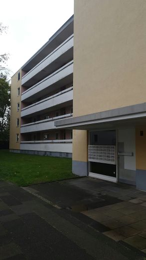 Schöne, frisch renovierte 3-Zimmer Wohnung in Köln-Seeberg-Süd, 1 Etage – Eingang