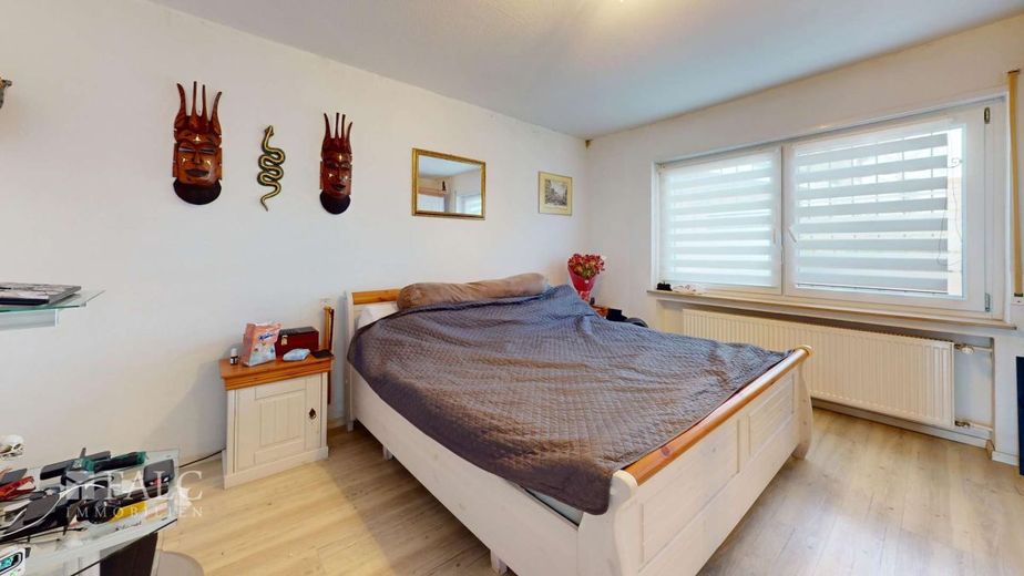 Großes Grundstück !! Viel Wohnfläche !! Kleiner Preis !! – EG Zimmer 3