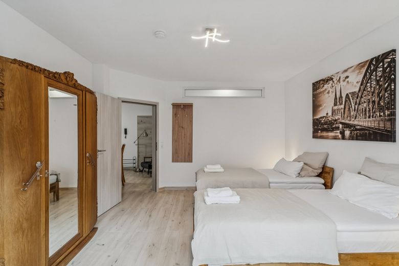 Villa Cologne - Investitionschance in zentraler Lage von 53340 Meckenheim bei Köln/Bonn – Fe-Wo 1 SZ 1