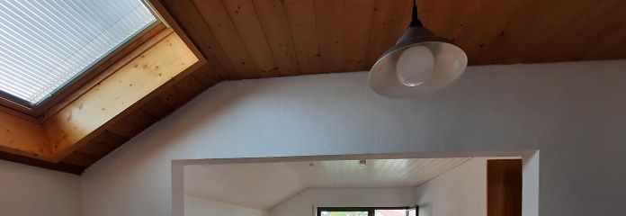 3-Zimmer DG-Wohnung, 84 qm, zentrumsnah, provisionsfrei – Wohnzimmer mit Küche