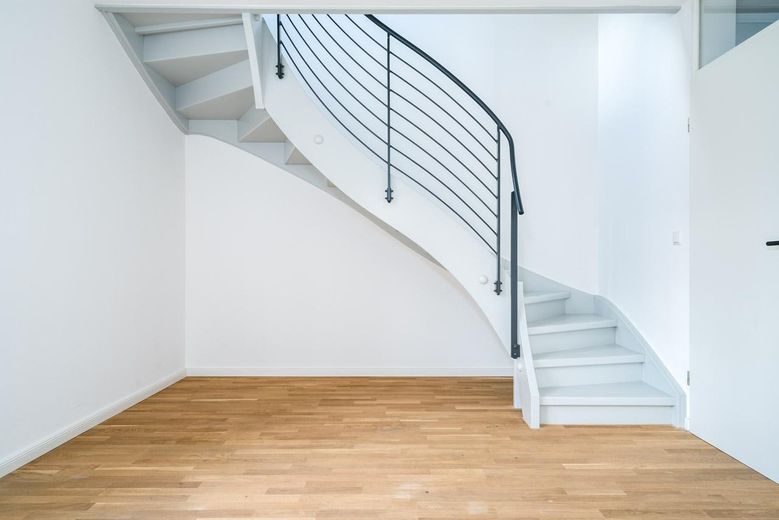 Einmalige 3 Raumwohnung im Loft-Stil am Wall in der Greifswalder Innenstadt – Maisonette-Wohnung