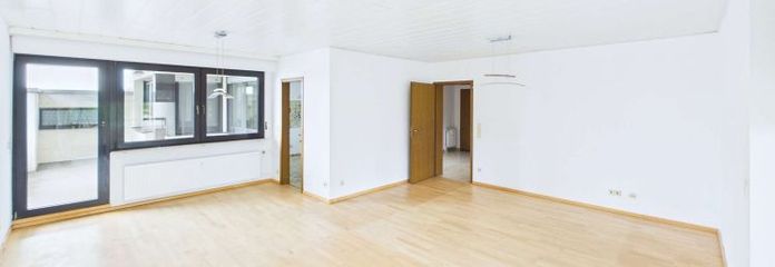 Großzügige 3-Zimmer-Wohnung mit zwei Loggien, Carport, Keller und viel Potenzial in Mainz-Hechtsheim