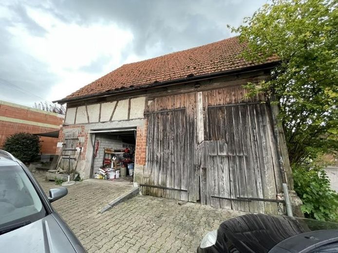 Maison individuelle nécessitant des travaux de rénovation avec grange, située au calme à Bretzfeld – Photo 2