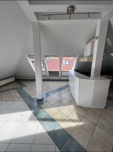 Modern geschnittene Maisonette im Dachgeschoss — zentrumsnah in Stuttgart‑Feuerbach – Wohnen,Essen,Kochen