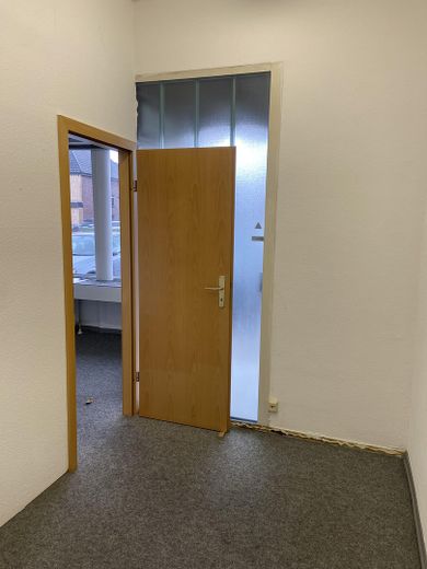 Sahibinden; Rhade merkezinde doğrudan ofis alanları – Fotoğraf 5