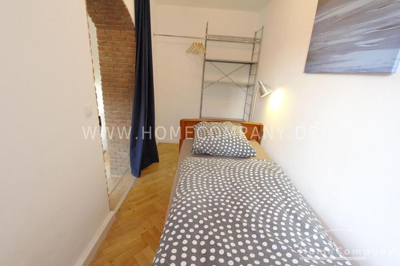 Möblierte 2-Zimmer-Wohnung in abgeschlossener Hofanlage mit separatem Eingang, italienisch-mediterranes Flair! – 7e68360af9eb06147ab882494a1c6f99233c7754.jpg