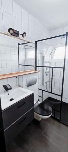 modernes Badezimmer