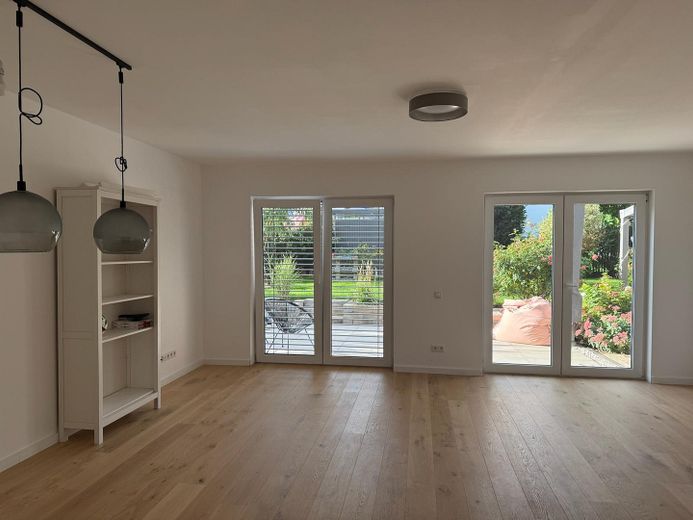 Raum zum Entfalten: Haus in Friedberg mit 120 Quadratmetern – Wohnzimmer