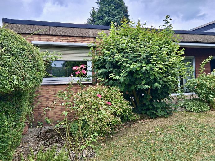 Bungalow im Grünen - provisionsfrei – Garten in Westlage