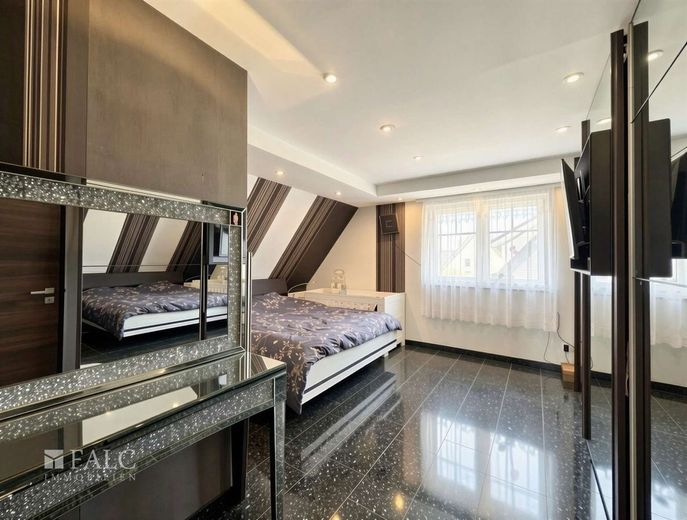 Elegantes Einfamilienhaus mit großzügigem Wohnambiente, Sauna und PV-Anlage – Schlafzimmer