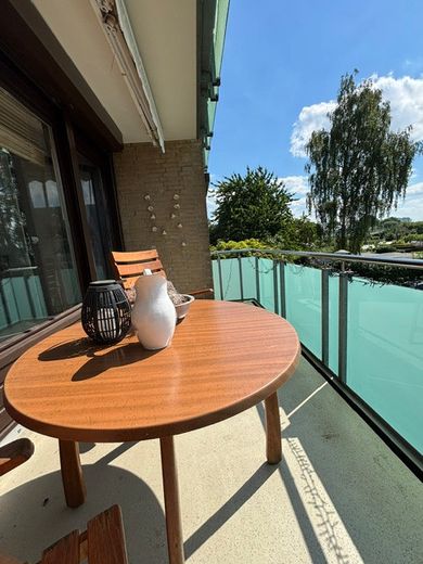 3 Zimmer-ETW, Loggia, Garage, mit Schwimmbad- und Saunaanteil – Balkon