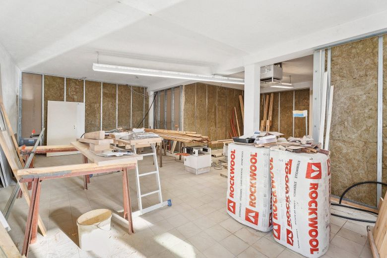 RENDITE > 7% mgl. o. Eigennutzung und Kapitalanlage kombiniert-MFH mit Ausbaupotenzial rd.350 m2 – Ausbaubares EG