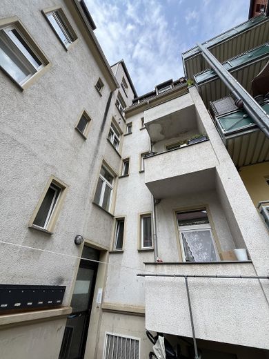 provisionsfreies Mehrfamilienhaus mit 8,0 % Rendite – Balkone Innenhof
