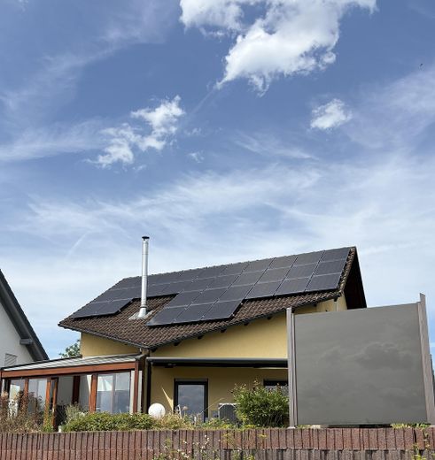 Exclusiva casa unifamiliar con invernadero, fotovoltaica, aire acondicionado, vistas lejanas, ubicación privilegiada de Neuwied-Heimbach-Weis – Rückansicht