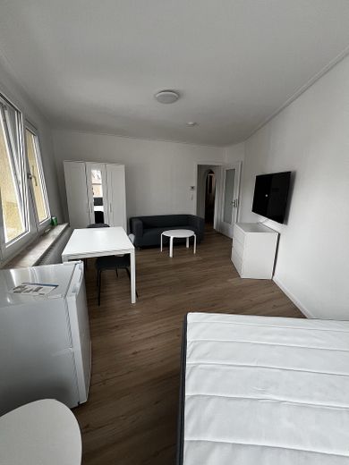 Neu renovierte 3 er WG in Stuttgart Ost 3.OG rechts – WG Zimmer 1