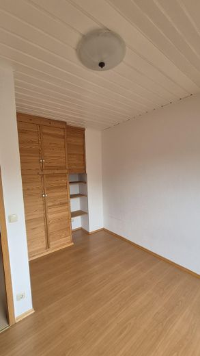 منزل شبه منفصل في غيلنهاوزن-هايلر – Einbauschrank Zimmer 2 DG