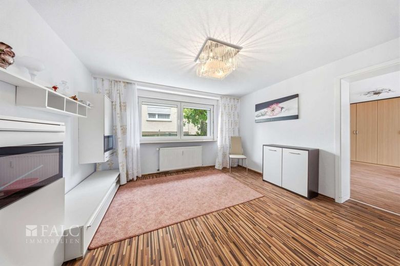 Wohnanlage mit 3 Wohneinheiten im Grünen - solide Mietrendite inklusiv !! – EG Wohnzimmer