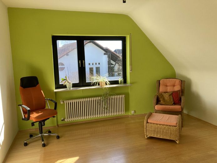 Von Privat: Großes Einfamilienhaus mit Wellnessbereich zu verkaufen! – Foto 11