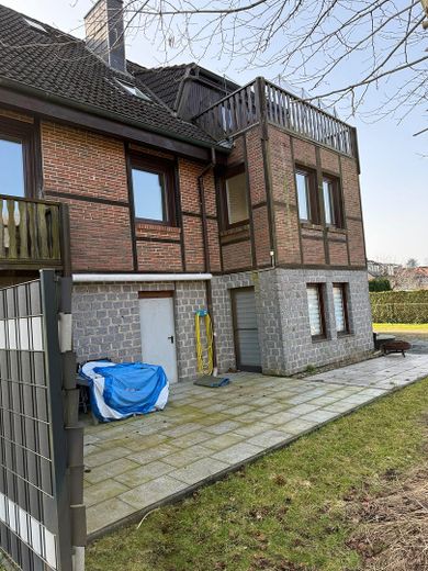 Mehrfamilienhaus/ Generationenhaus mit großem Grundstück – Rückansicht