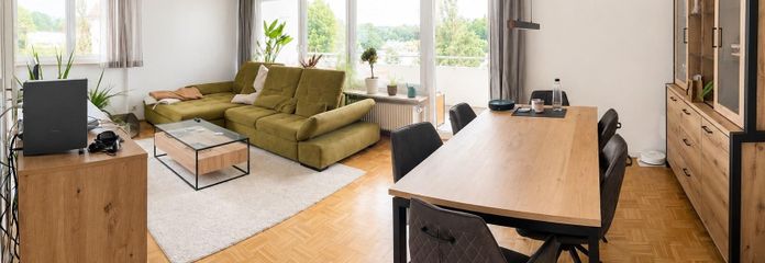 Goed onderhouden 3-kamerappartement aan de Ulmer Kuhberg – 2 balkons, rustige ligging & optimale verbindingen – Wohn_Esszimmer
