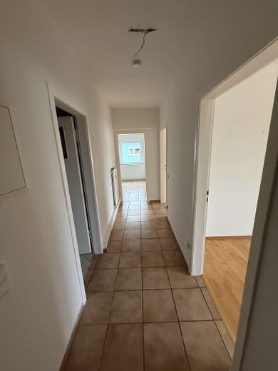 Gut geschnittene 2 Zimmerwohnung KDB – Flur