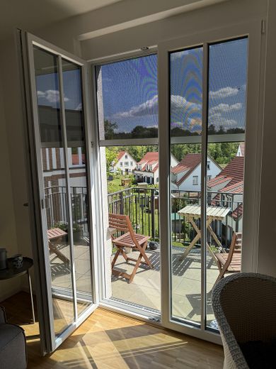 Blick mit Sonnenschutz