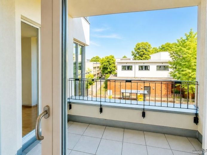 MÖBLIERTE 2-Zimmer-Neubau-Wohnung mit Balkon zu vermieten – Foto 1