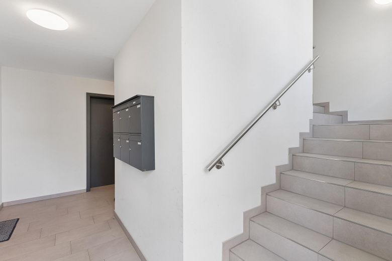 Neuwertige 3 - Zimmer - Balkonwohnung mit erstklassiger Ausstattung in Top - Lage von Meiendorf – Treppenhaus