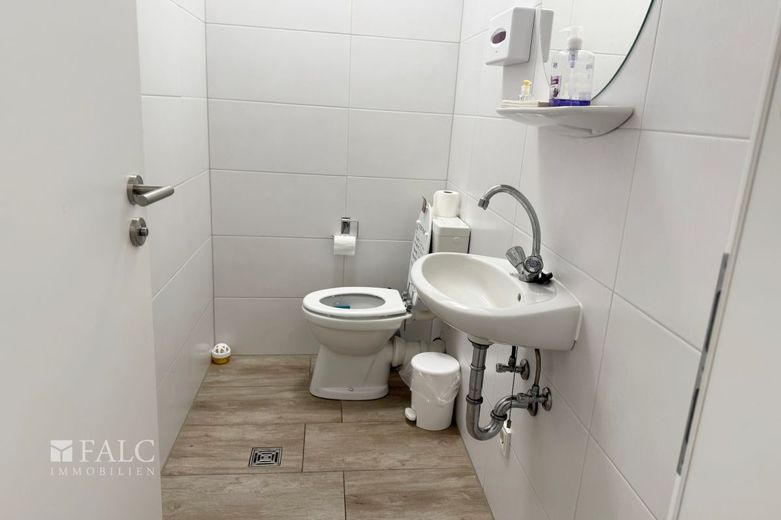 Ihr neues Sushi-Restaurant: Attraktive Gewerbefläche in bester Lage – Gäste-WC