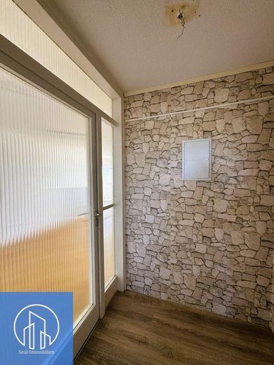 Lichtdurchflutete 3-Zimmer-Wohnung mit 3 Balkonen, Aufzug &amp; Garage - Wohnen mit Weitblick 90427 Nbg – Wohnzimmereingangstür Flur