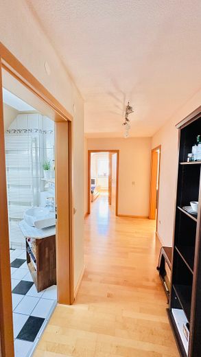 Provisionsfreie Maisonette-Wohnung mit Wohlfühlcharakter in Schwegenheim bei Speyer – Flur im 2. OG