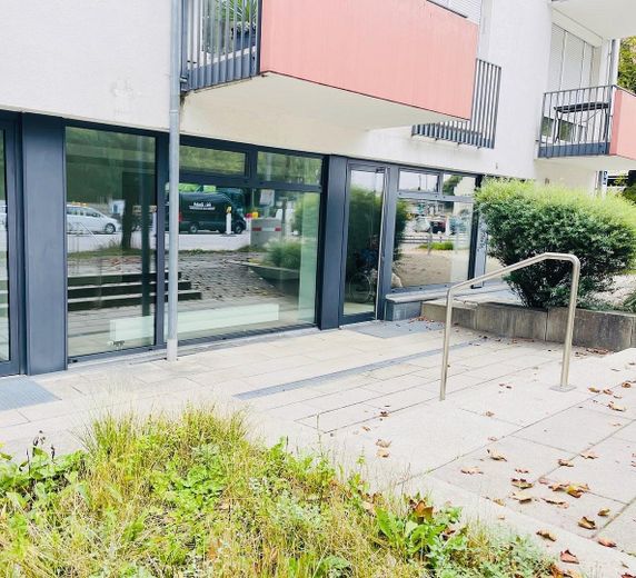 Representative commercial unit (retail, office, practice) in a prime location in Munich-Hadern – Photo 3