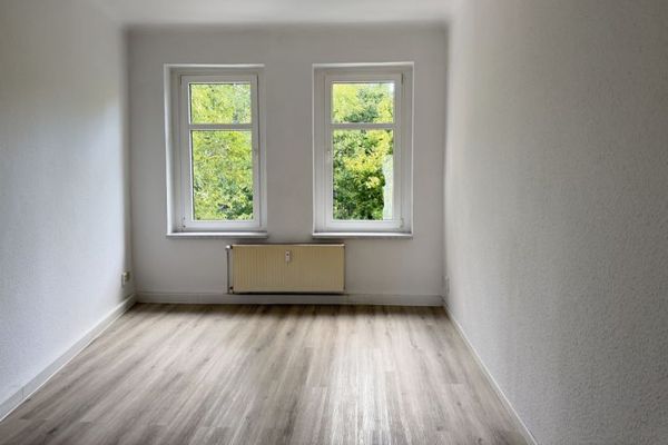 Vacant 2-room apartment with a new balcony in Mölkau