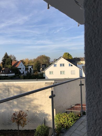 Sanierte Wohnung mitten in Gießen, trotzdem ruhig und sicher mit hohem Freizeitwert – Aussicht vom Balkon