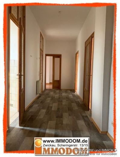 Großzügige Familienwohnung mit BALKON – Flur