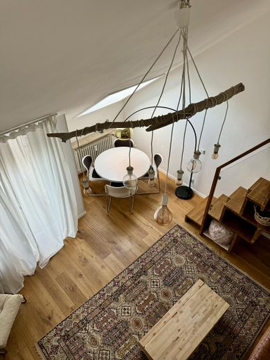 Blick Wohnhalle von Galerie