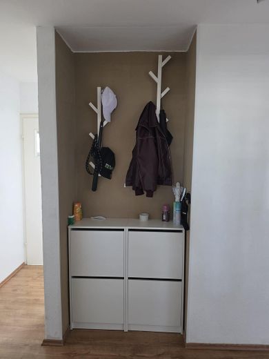 Gepflegte 3-Zimmer Wohnung mit Balkon in Hockenheim – Gardarobe 