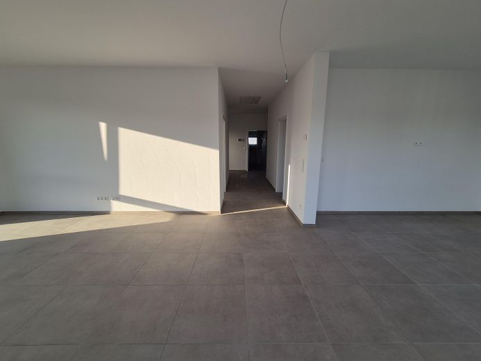 Nieuwbouw! Luxe 8-kamer-twee-onder-een-kaphuis te koop! – Wohnzimmer