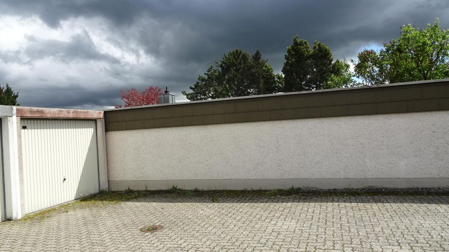 bez prowizji - bezbarierowy bungalow w Würzburg-Lengfeld – Garage Stellplatz