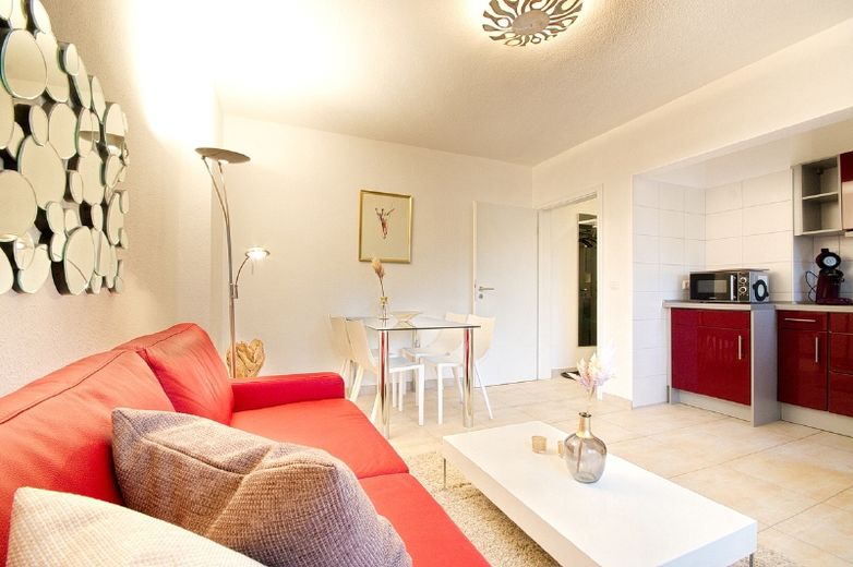 Attractive city apartment in Essen’s Rüttenscheid district: tastefully furnished, 1000 Mbit high speed internet access possible, side street in extremely popular residential area – e7b1a23b2fdf2bbacbf9ebe5792bff0f9acc5be2.jpg