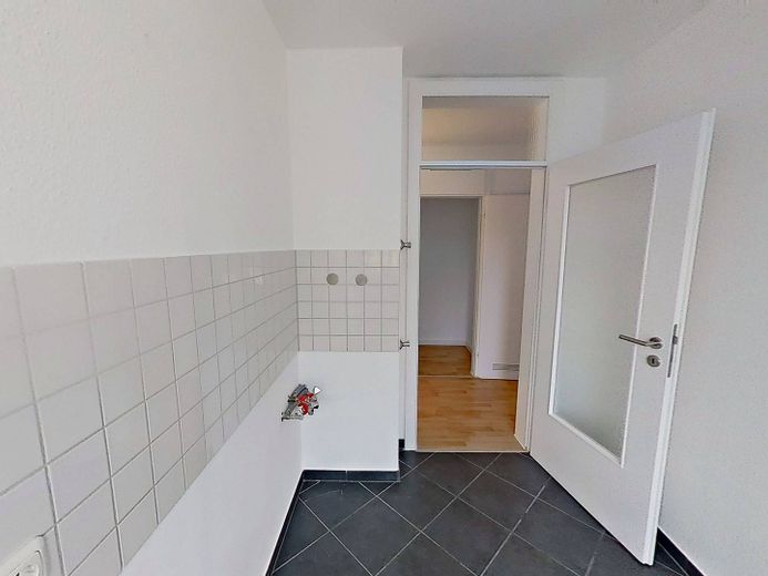 Luminoso appartamento di 3 locali con balcone e vasca da bagno nel centro città – Ansicht II: Küche