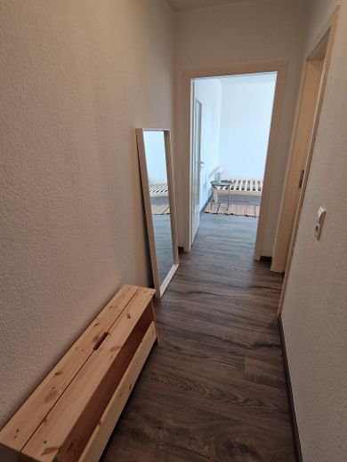 Luminoso, moderno, céntrico: elegante apartamento de 1 habitación (vacío o amueblado) – Flur