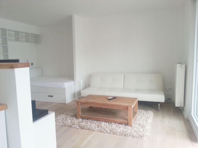 15% RENDITE: 4 VOLLMÖBLIERTE SMART-HOMES IN CITY-BESTLAGE – Designersofa & Gästebett
