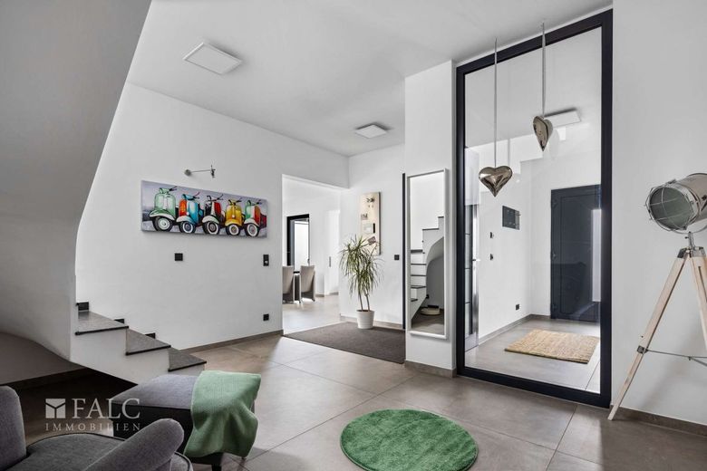 Moderne Villa mit Panorama! Feldrandlage pur! – Diele
